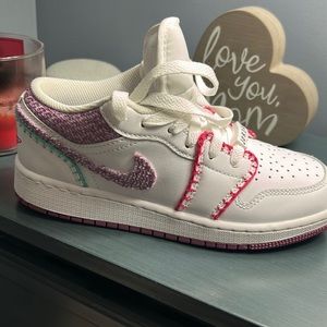 Youth like new size 3.5 Jordan’s